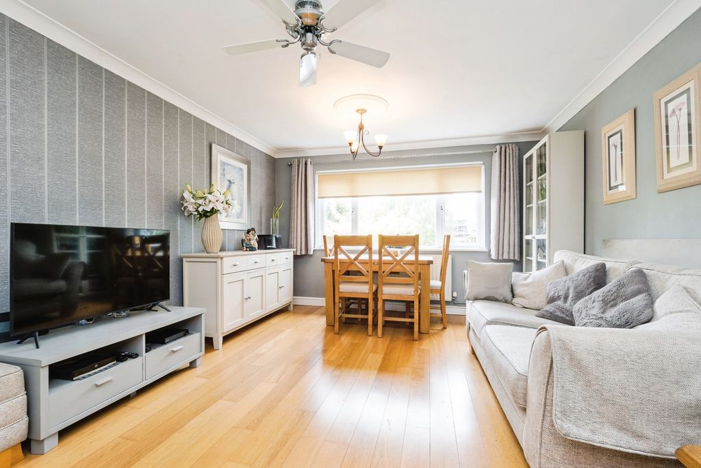 Property photo 3 of 30 Pbox-Img.Jpg