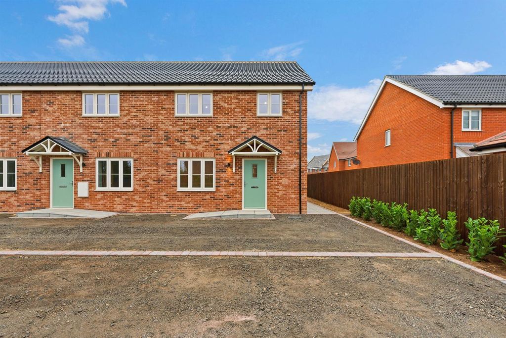 Property photo 1 of 18 Front Aspect