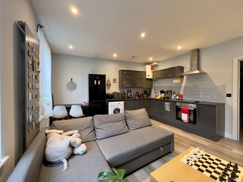 Property photo 2 of 7