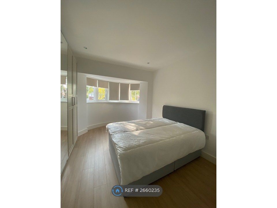 Property photo 2 of 10 Bedroom 1