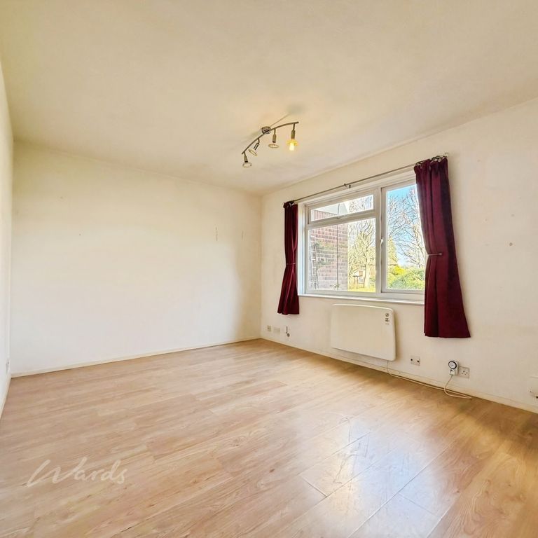 Property photo 2 of 8 Lounge