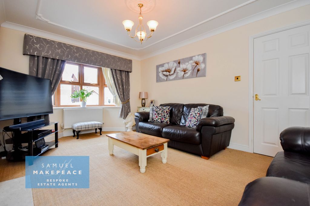 Property photo 3 of 31 Gallery