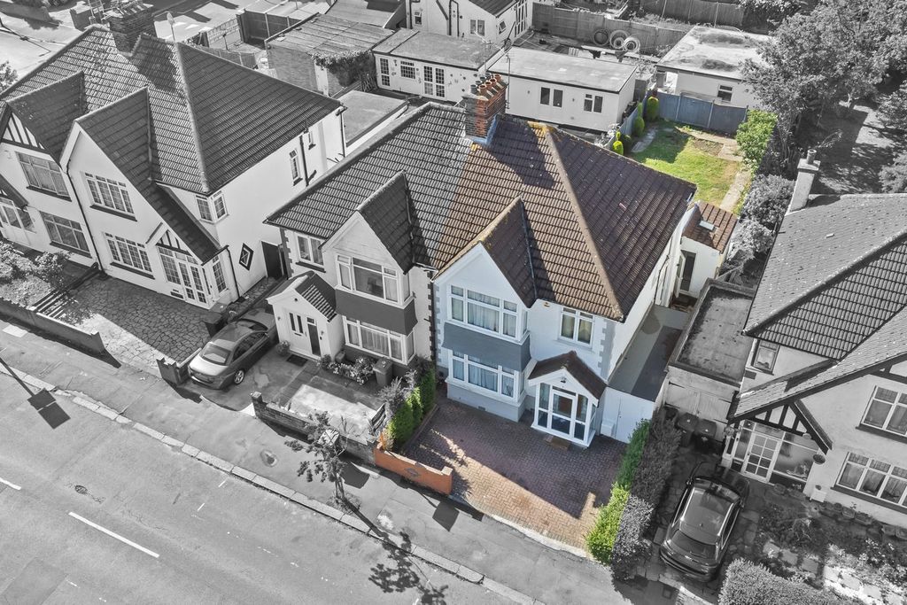 Property photo 1 of 24