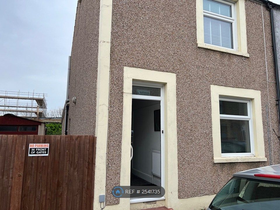Property photo 2 of 12
