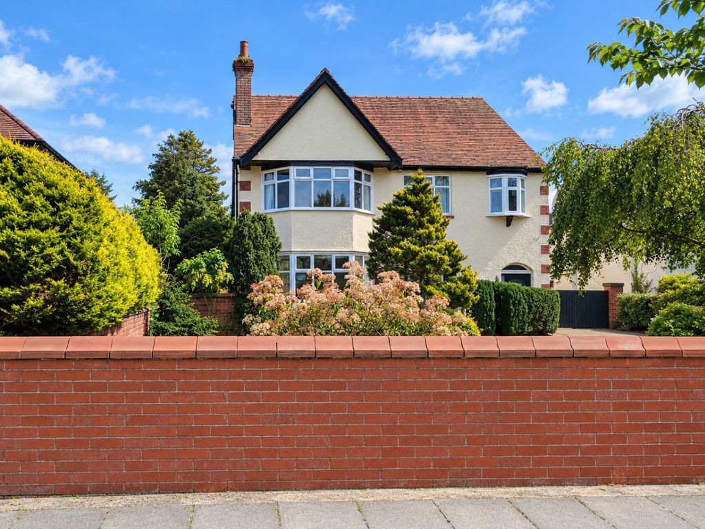 Property photo 1 of 33 4694106