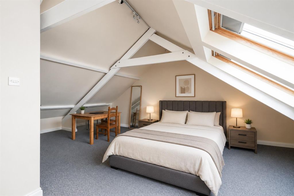 Property photo 3 of 18 Flat 4, 137 Durnford Street Loft As Bedroom.Png