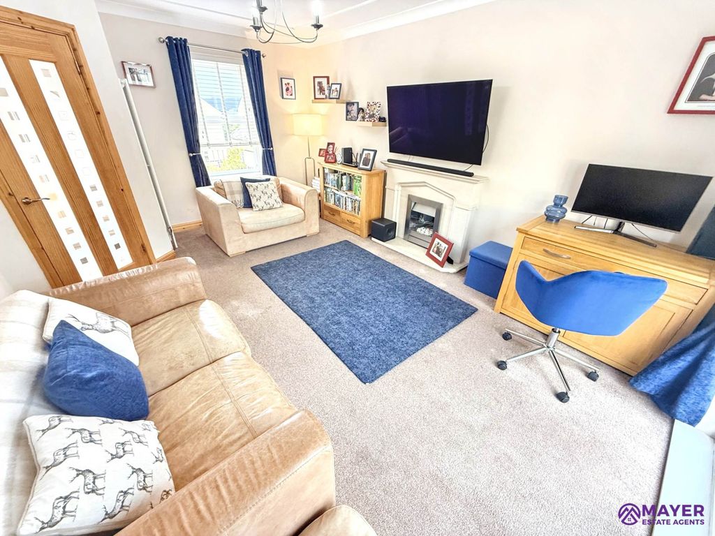 Property photo 2 of 13