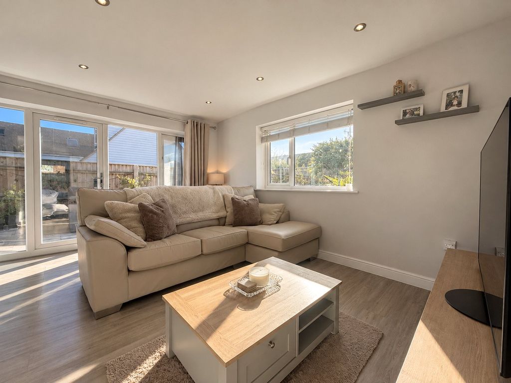 Property photo 2 of 11 Picture No. 12