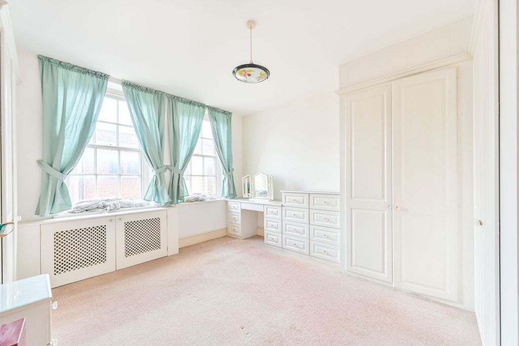 Property photo 3 of 11