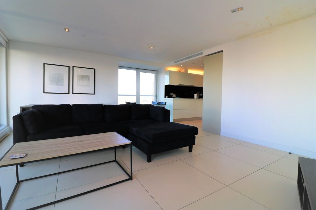 Property photo 3 of 16 Internal