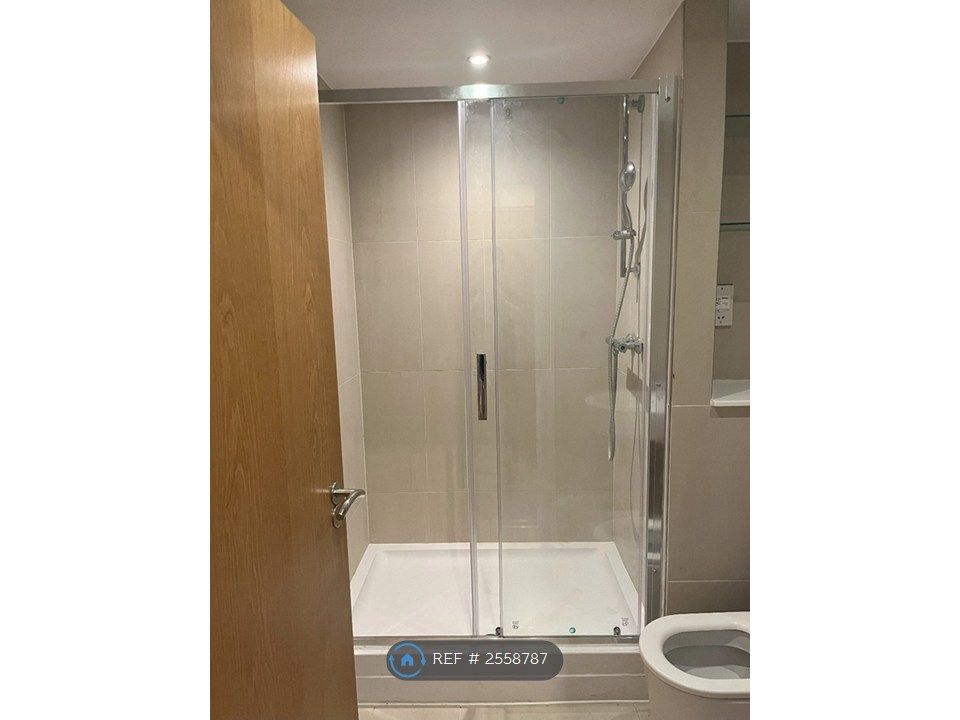 Property photo 2 of 7 Ensuite Bathroom