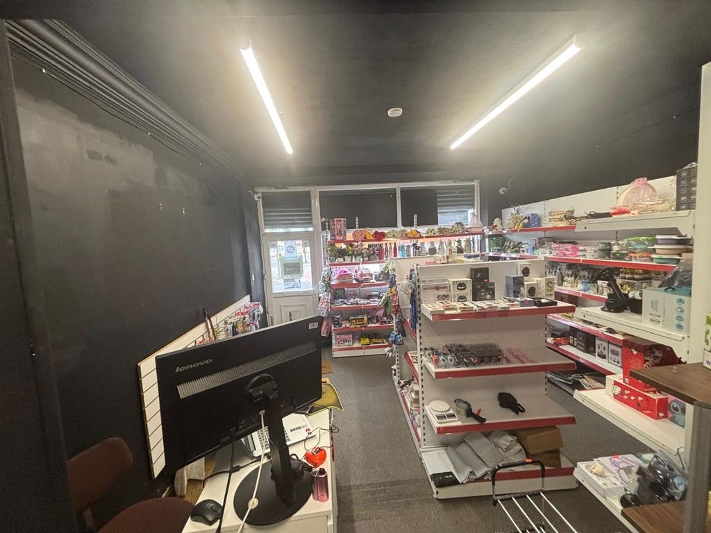 Property photo 2 of 19 Current Shop