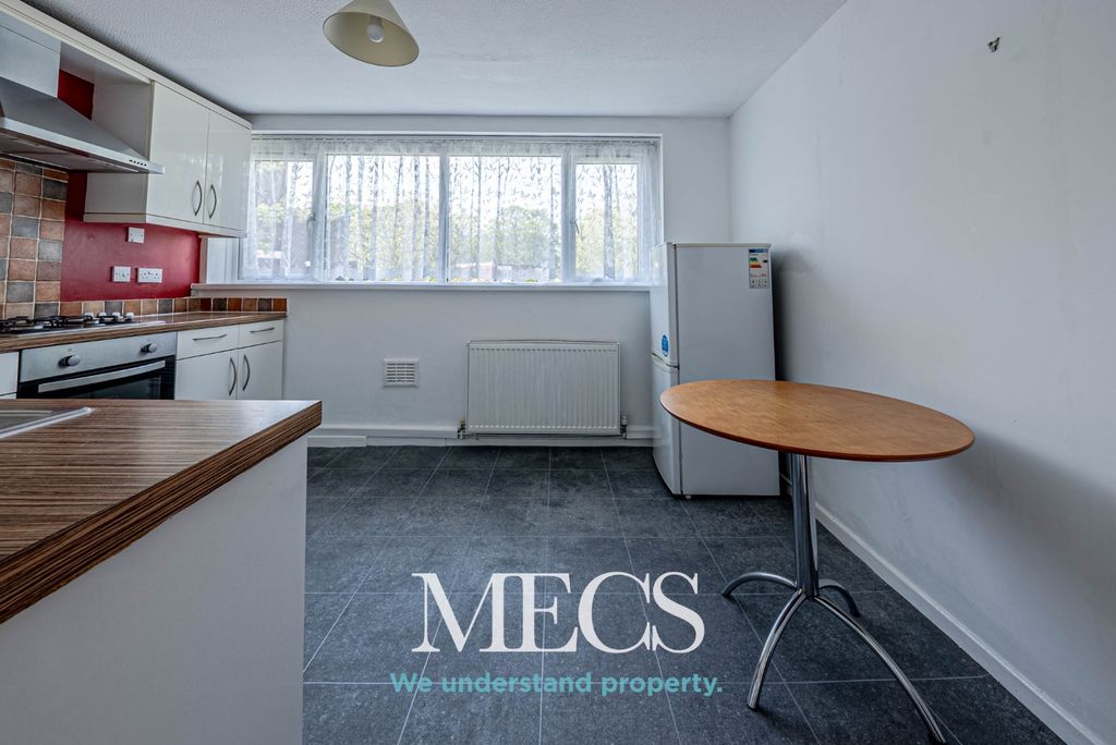 Property photo 3 of 13 3235093