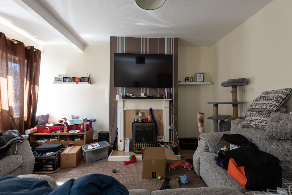 Property photo 2 of 24