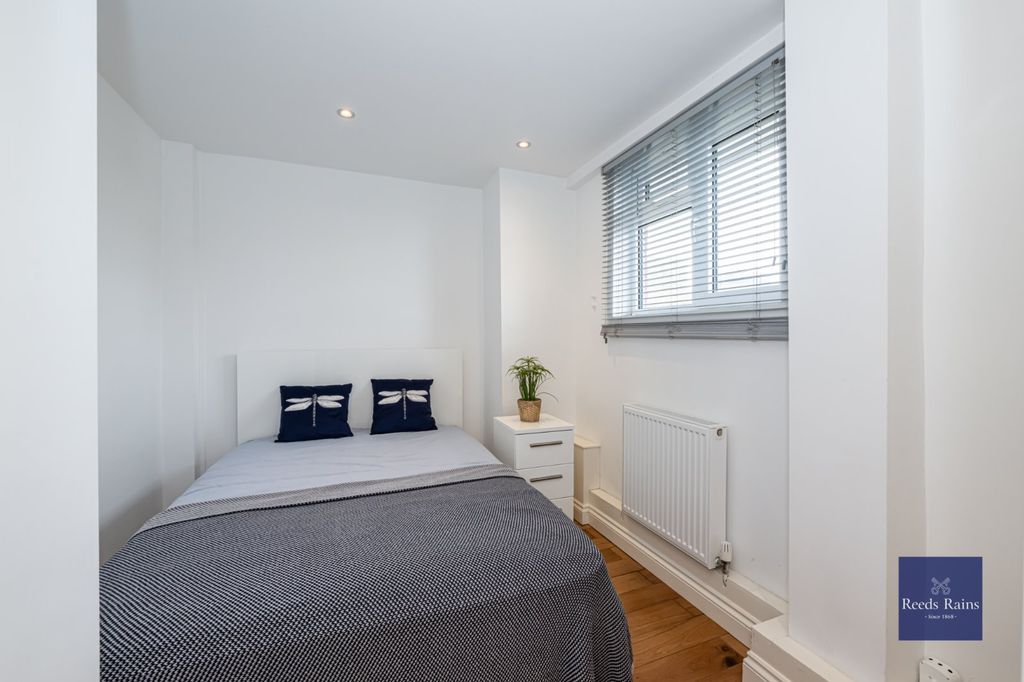 Property photo 2 of 14 Bedroom