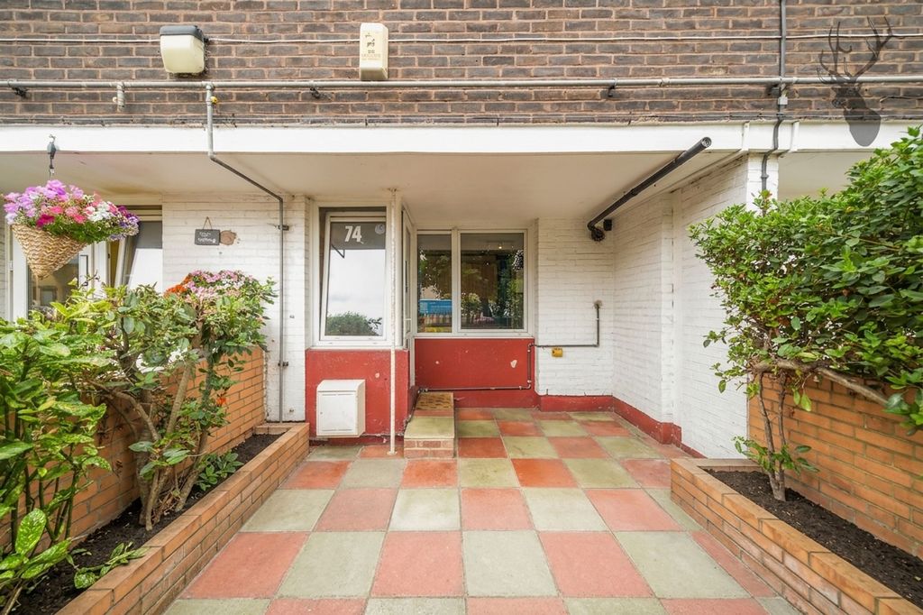 Property photo 2 of 18
