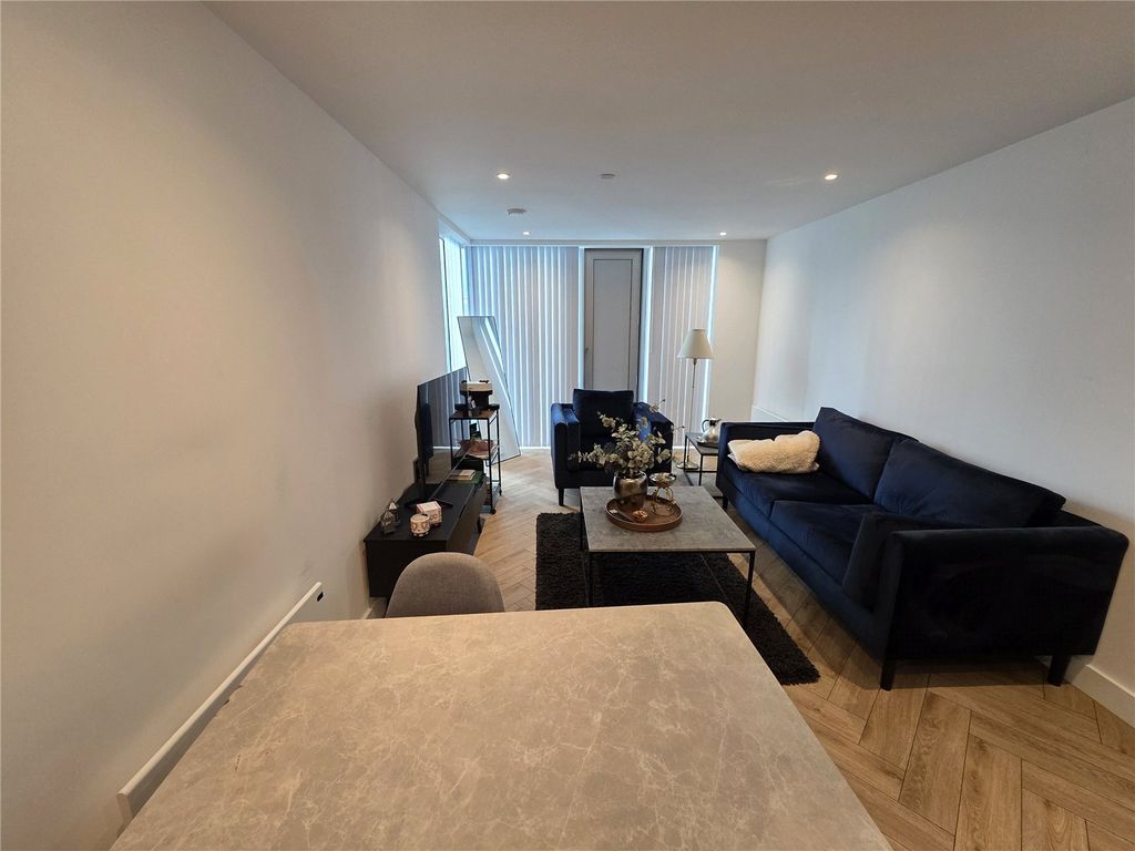 Property photo 1 of 25 Living Room
