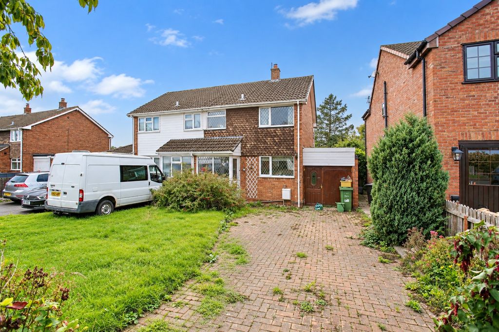 Property photo 1 of 9 12 Little Warton Front