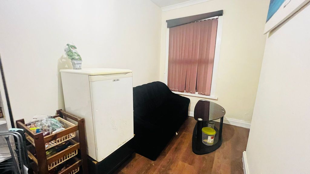 Property photo 3 of 6