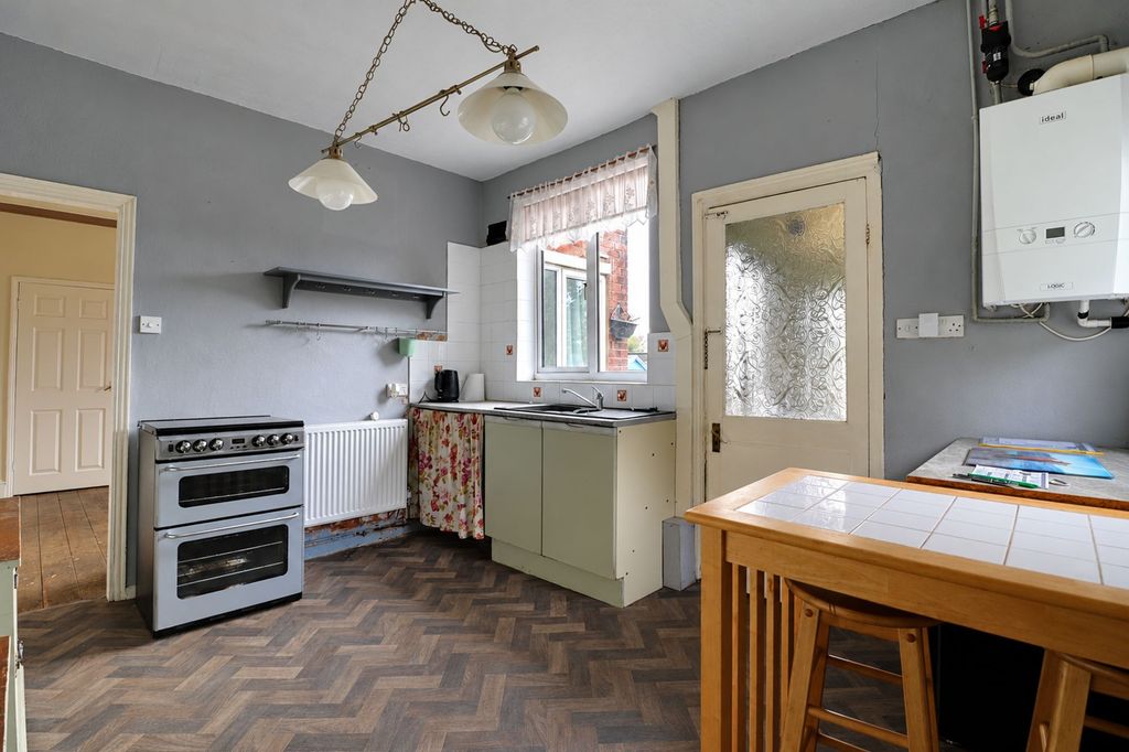 Property photo 3 of 17