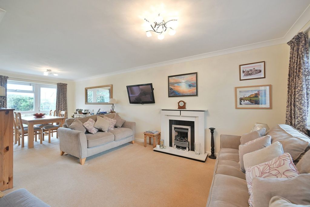 Property photo 2 of 35