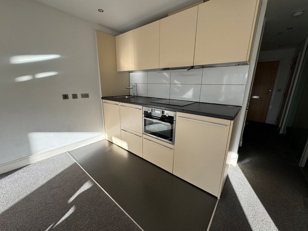 Property photo 2 of 9 Picture No. 11