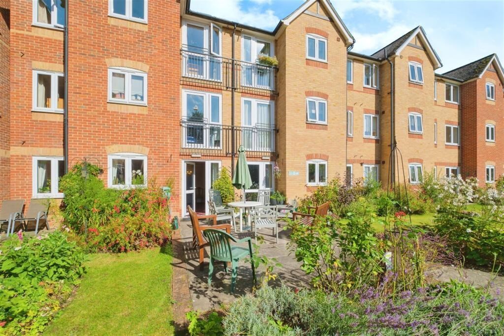 Property photo 1 of 10 (Thumbnail)