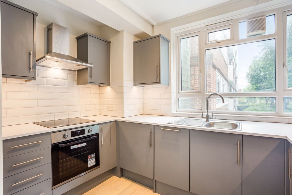 Property photo 1 of 11 Kitchen
