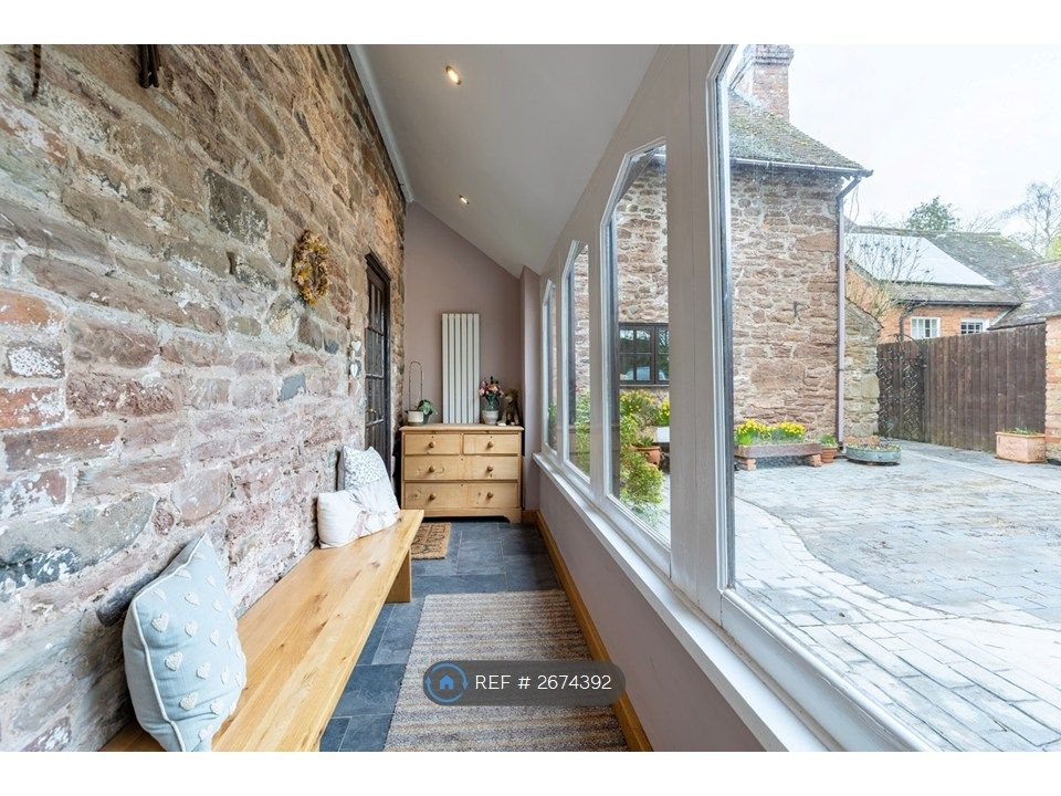 Property photo 3 of 28 Hall