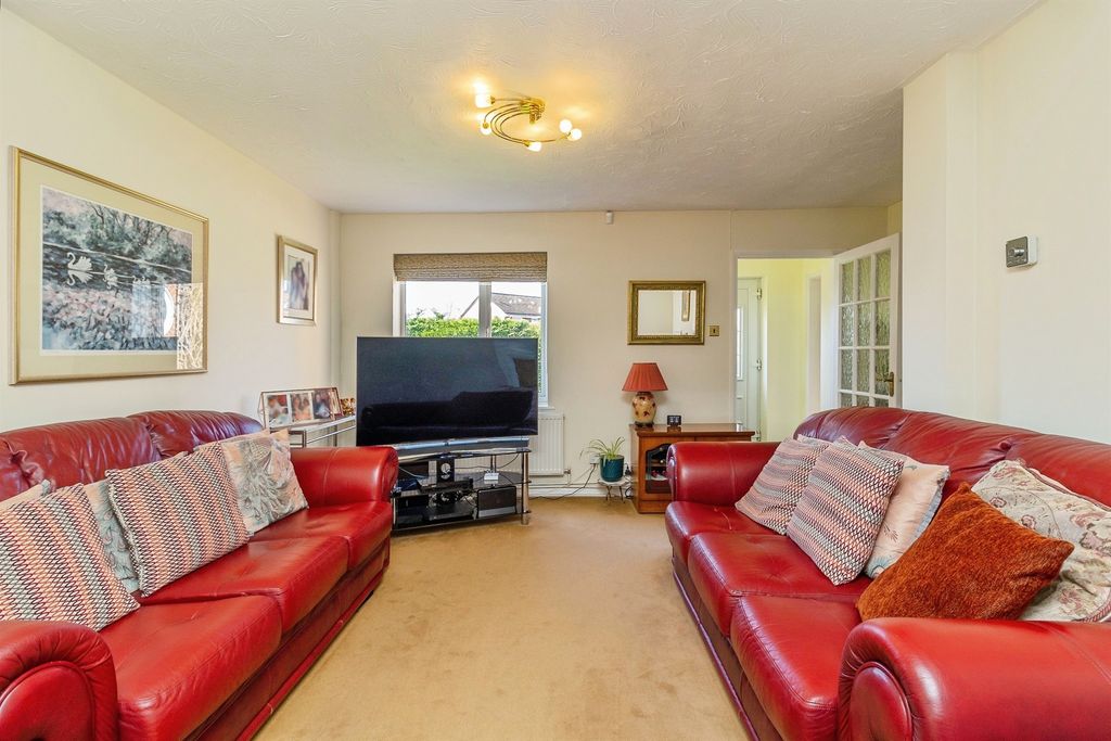 Property photo 3 of 17