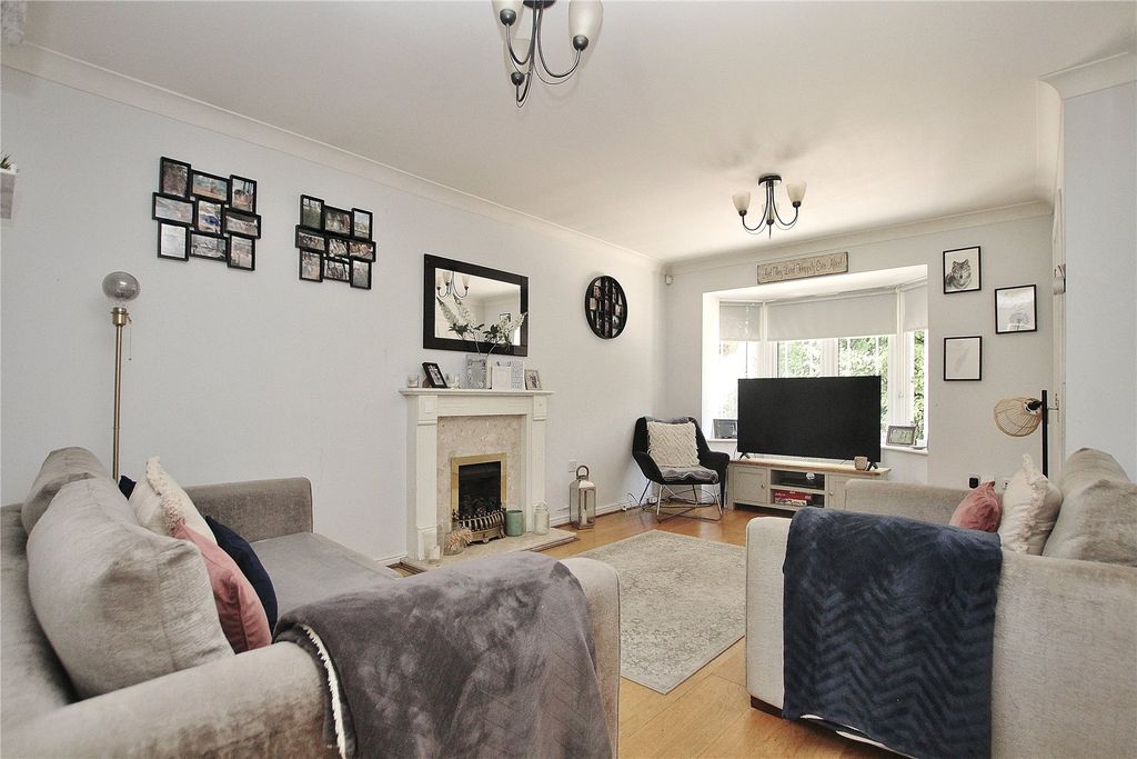 Property photo 2 of 14 Picture No. 12