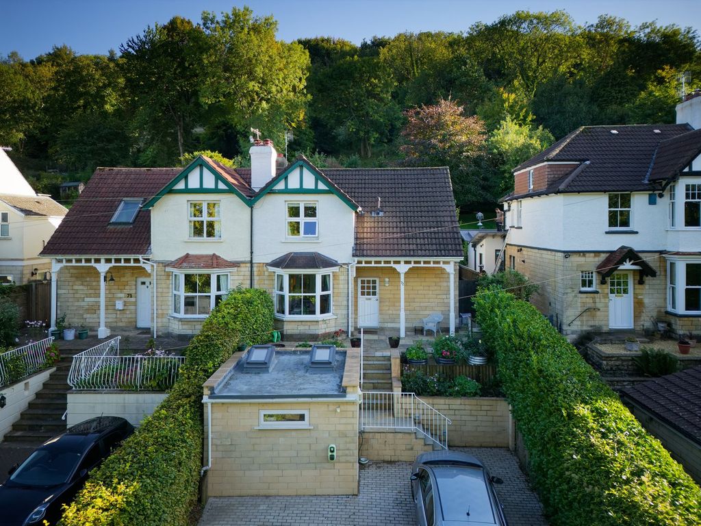 Property photo 1 of 11