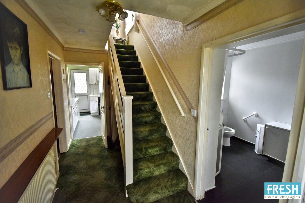 Property photo 2 of 28