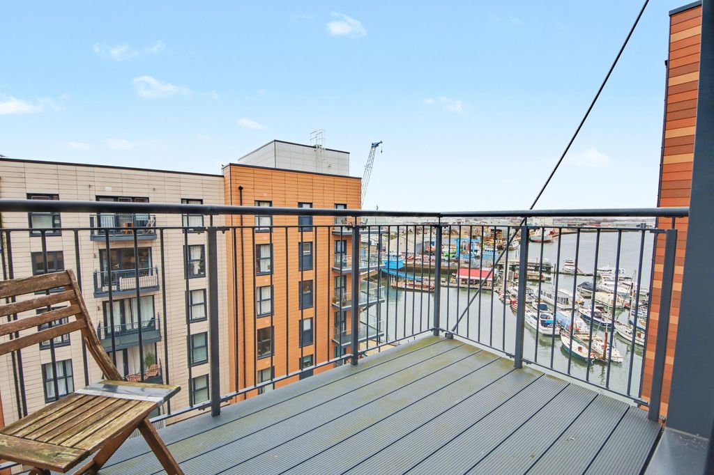 Additional image 8 of 1 bed flat for saleThomas Blake Avenue, Southampton SO14
