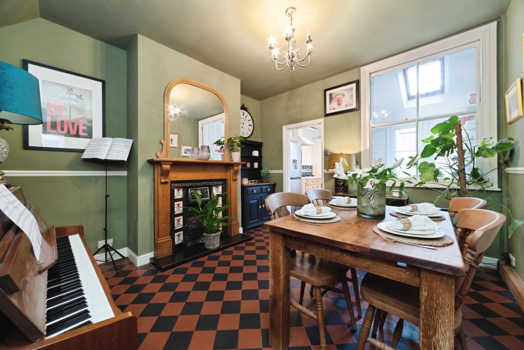 Property photo 3 of 21 Photo #3