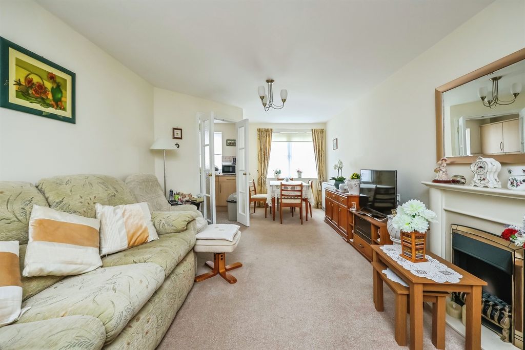 Additional image 4 of 2 bed flat for saleChurch Street, Eastwood, Nottingham NG16