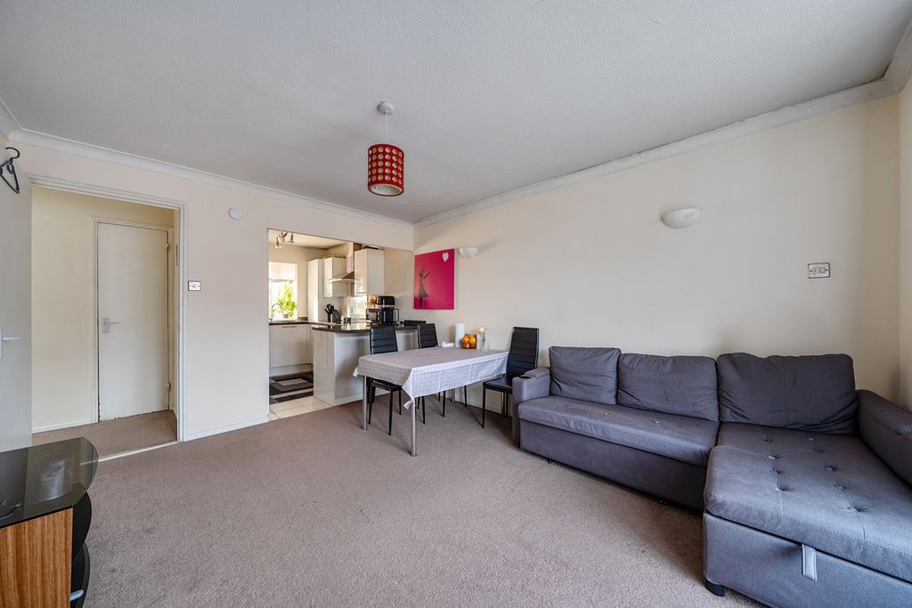 Property photo 3 of 12