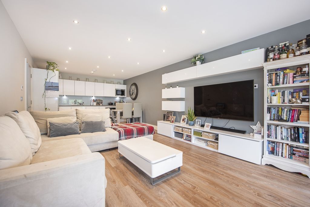 Property photo 1 of 14 Waterside-Apartme...