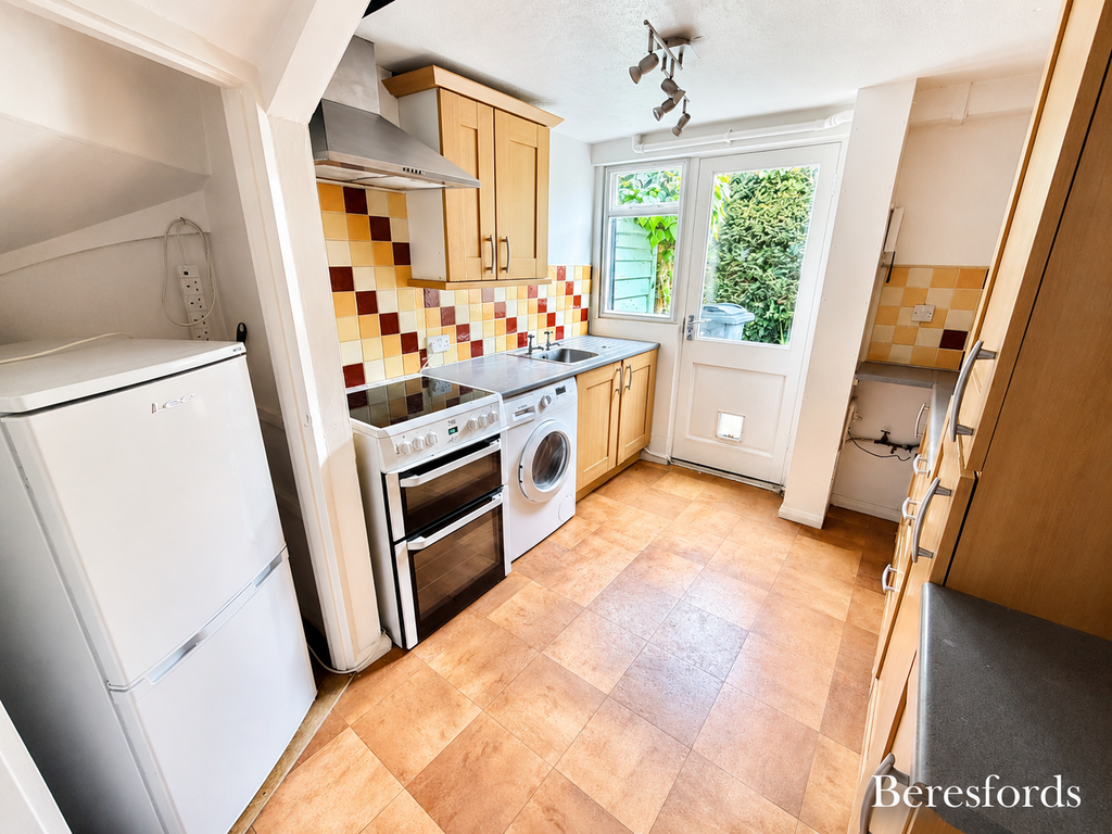Property photo 3 of 12 Kitchen