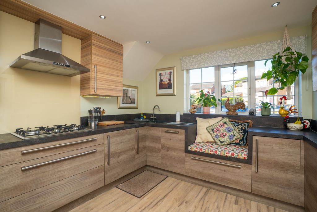 Property photo 2 of 23 Kitchen