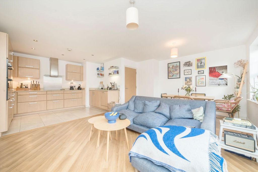 Property photo 3 of 7