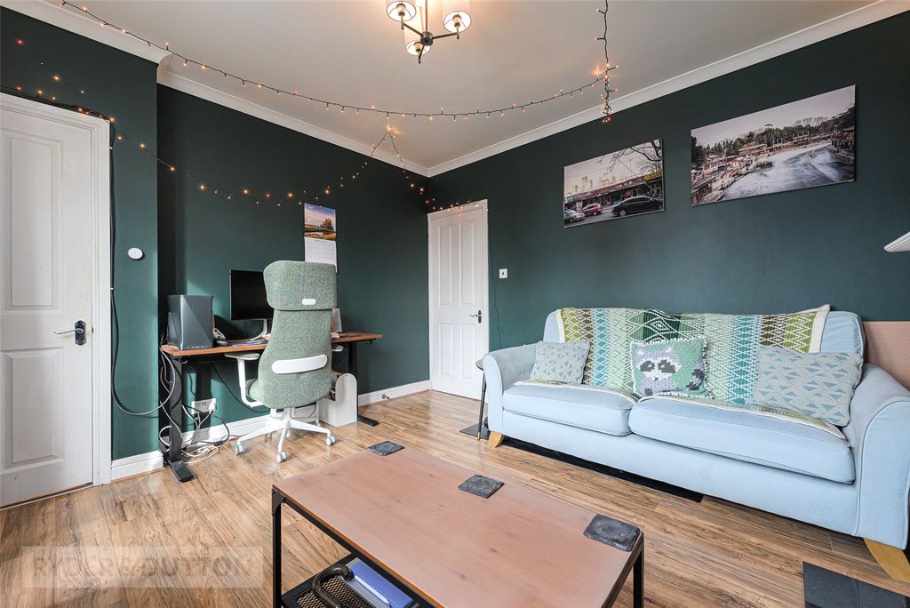 Property photo 3 of 17 Living Room