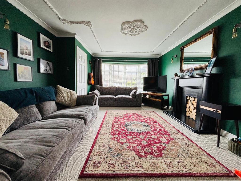 Property photo 2 of 17 Living Room: