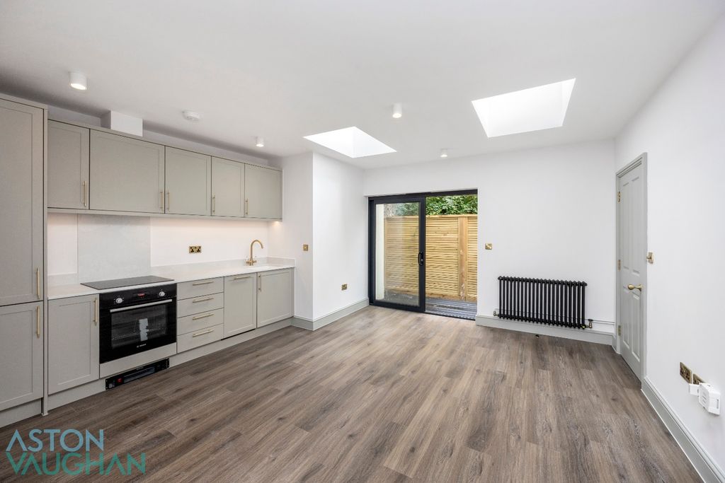 Property photo 1 of 18 5574420