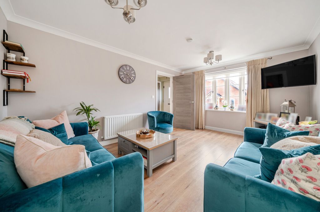 Property photo 2 of 16 1416230-8-6998341...