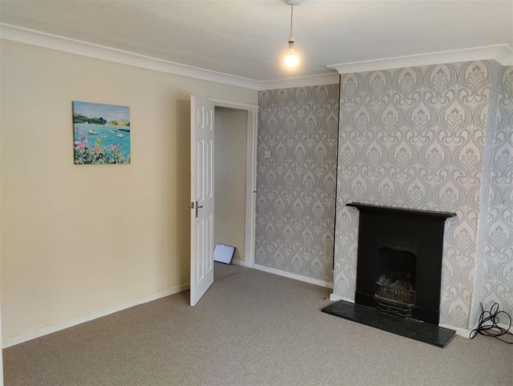 Property photo 2 of 14 Lounge