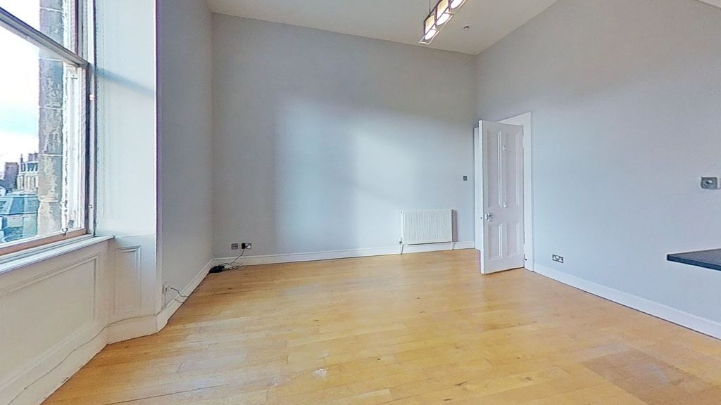 Property photo 3 of 8 Picture No. 06