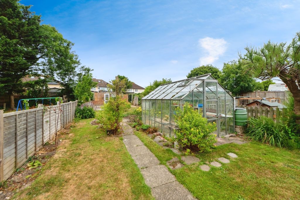 Property photo 2 of 17 Photo