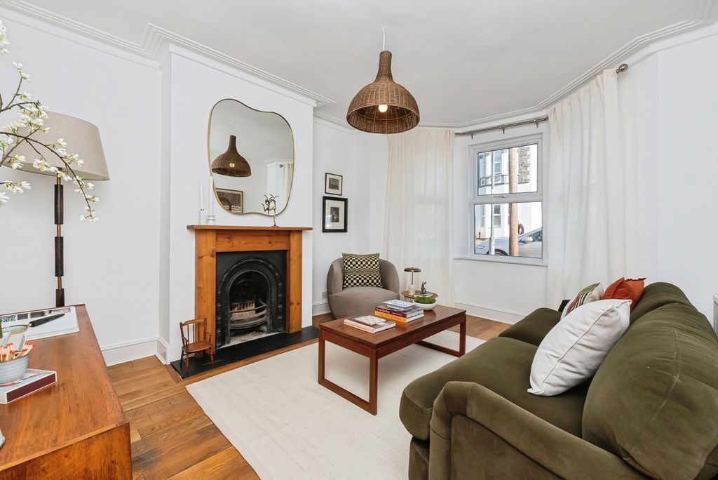 Property photo 2 of 28 Pbox-Img.Jpg