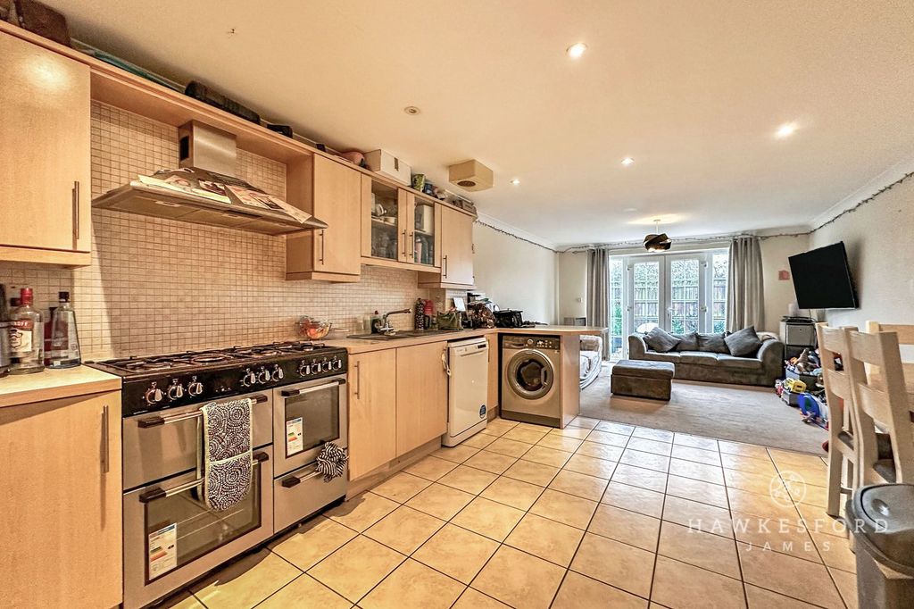 Property photo 2 of 10